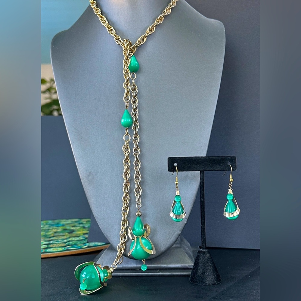 Moon Glow Lucite Green Beaded Caged Lariat Wrap Necklace & Dangle Drop Earrings